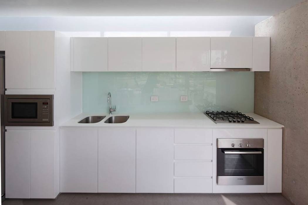 Casa Blanca, Martin Dulanto Martin Dulanto Modern kitchen