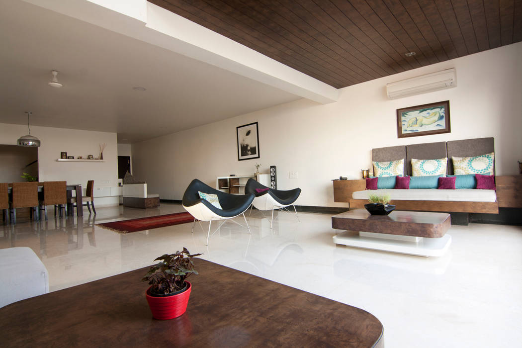 Hazel Penthouse, Kamat & Rozario Architecture Kamat & Rozario Architecture Minimalist living room