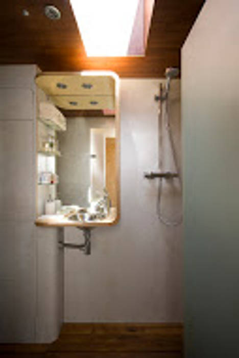 Casa prefabricada recién habitada, NOEM NOEM Modern bathroom