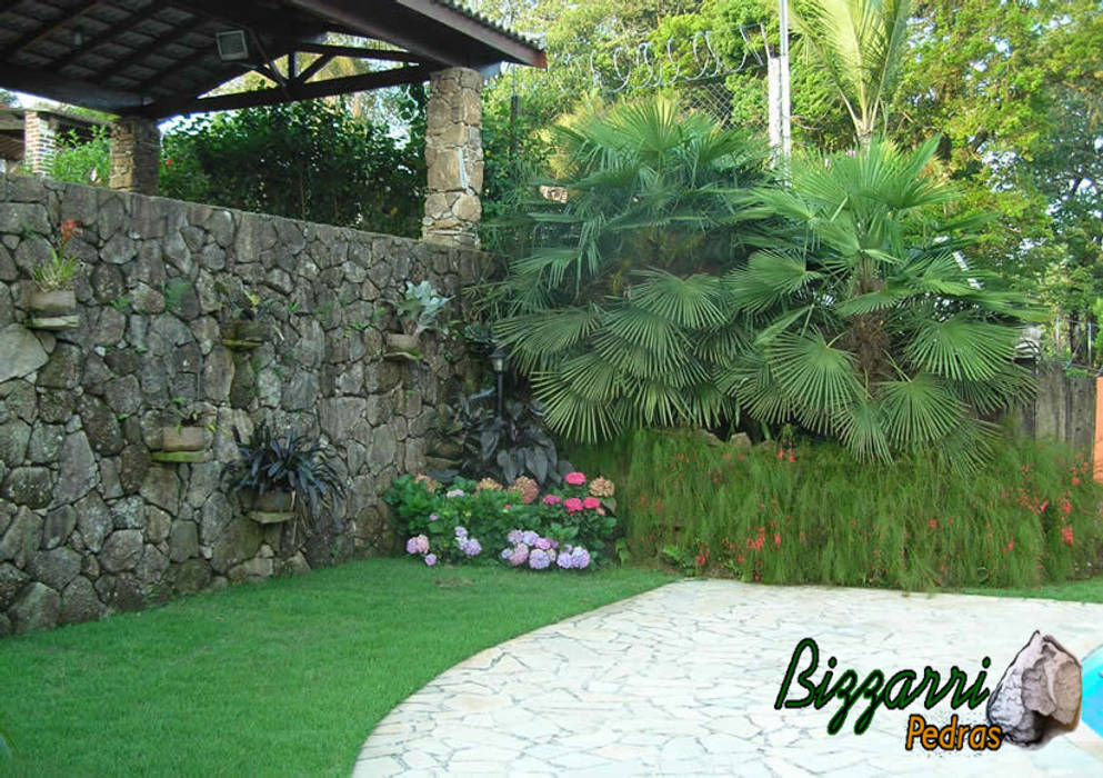 Paisagismo com pedras, Bizzarri Pedras Bizzarri Pedras Rustic style garden