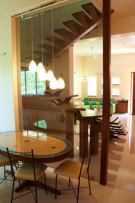 Bungalow in Bhuj, Design Kkarma (India) Design Kkarma (India) Eclectic style dining room