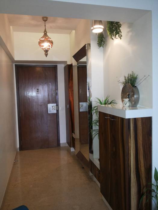 DB WOODS , GOREGAON, J SQUARE - Architectural Studio J SQUARE - Architectural Studio Modern corridor, hallway & stairs Accessories & decoration