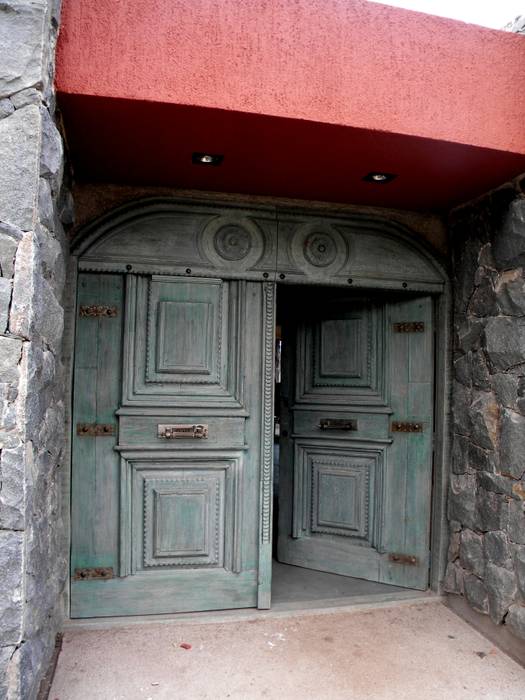 CASA JOVEN - LA SANTINA, VETA & DISEÑO VETA & DISEÑO Industrial style windows & doors Solid Wood Multicolored