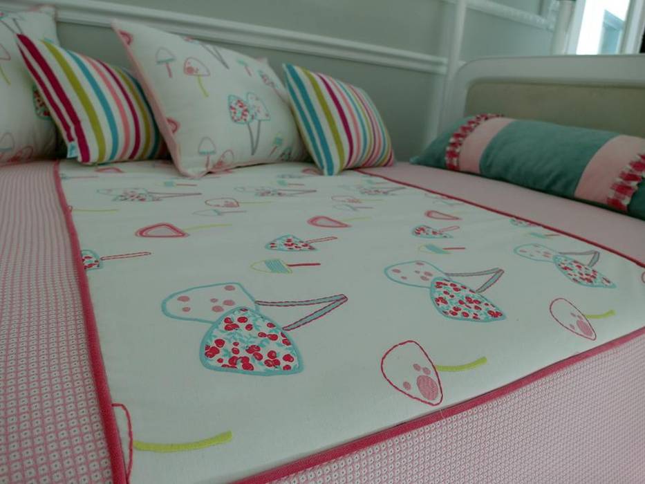 Quarto de Rainha ou princesa? Foi pensado para meninas , Alfama Home Vintage Alfama Home Vintage Дитяча кімната Дерево Дерев'яні Ліжка та дитячі ліжечка