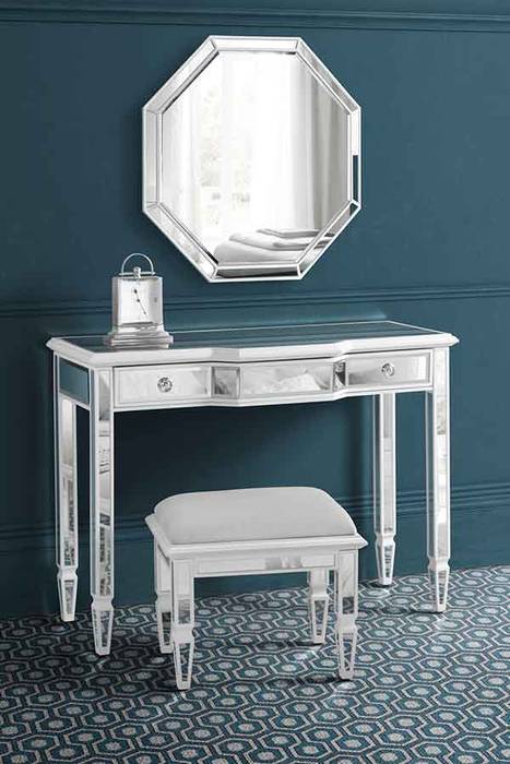 Leonore Dressing Table homify Classic style bedroom Dressing tables