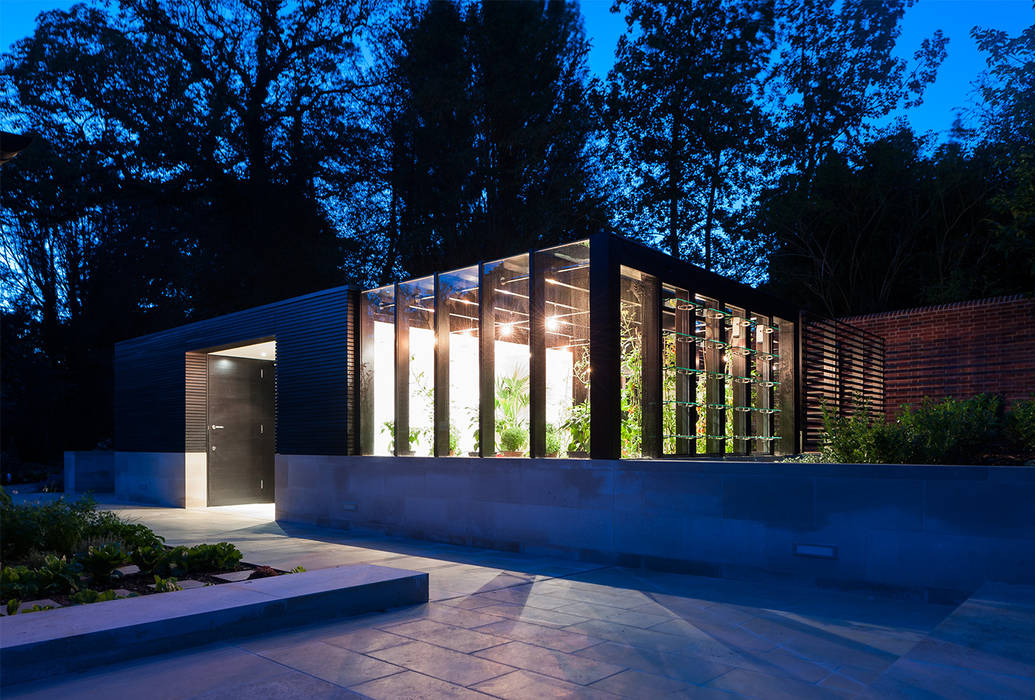 Itchen Greenhouse Ayre Chamberlain Gaunt Гараж в стиле минимализм Greenhouse,glass,timber,stone,minimalist,contemporary,garden