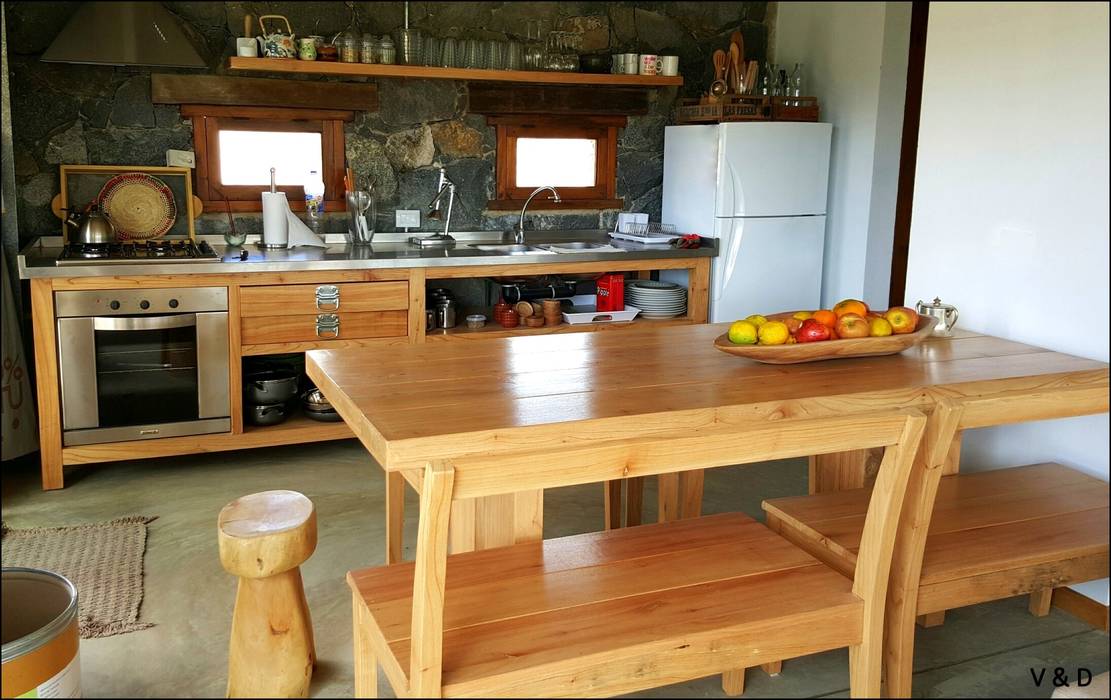 CASA DE CAMPO, VETA & DISEÑO VETA & DISEÑO Кухня в скандинавском стиле Твердая древесина Многоцветный