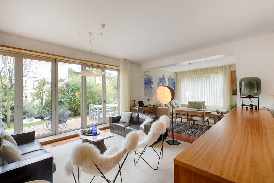  غرفة المعيشة تنفيذ SHI Studio, Sheila Moura Azevedo Interior Design, إنتقائي   