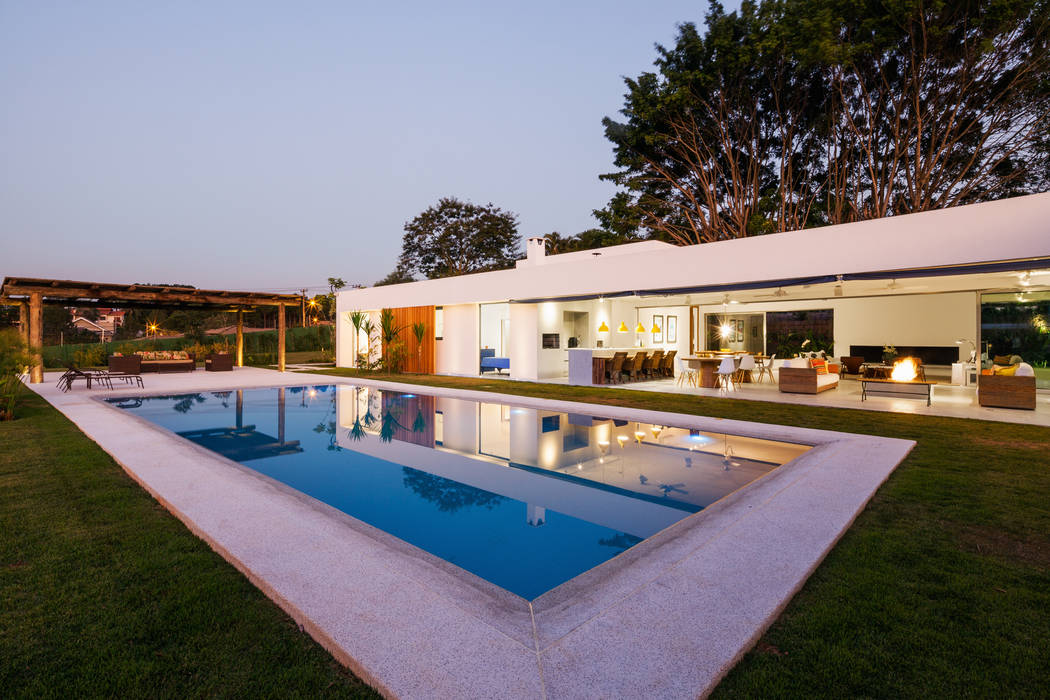 CASA TSJ, GASS ARQUITETOS ASSOCIADOS GASS ARQUITETOS ASSOCIADOS Piscinas de estilo rural