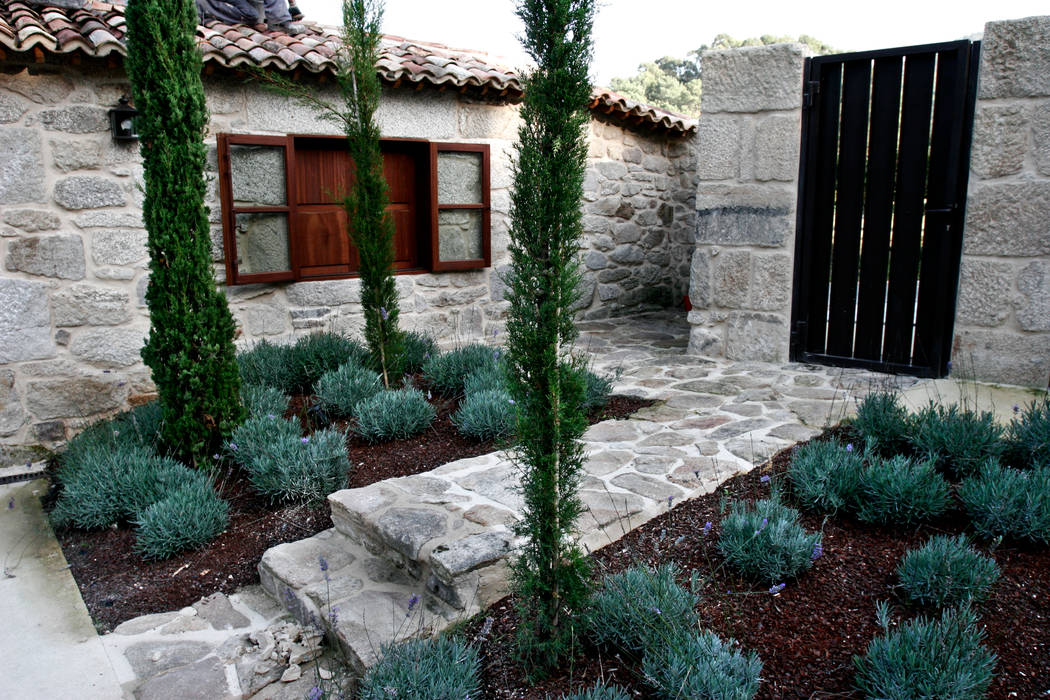 JARDIN DOMESTICO EN MAÑUFE.GONDOMAR, RUTH GUNDÍN VILLAR RUTH GUNDÍN VILLAR Jardines rurales