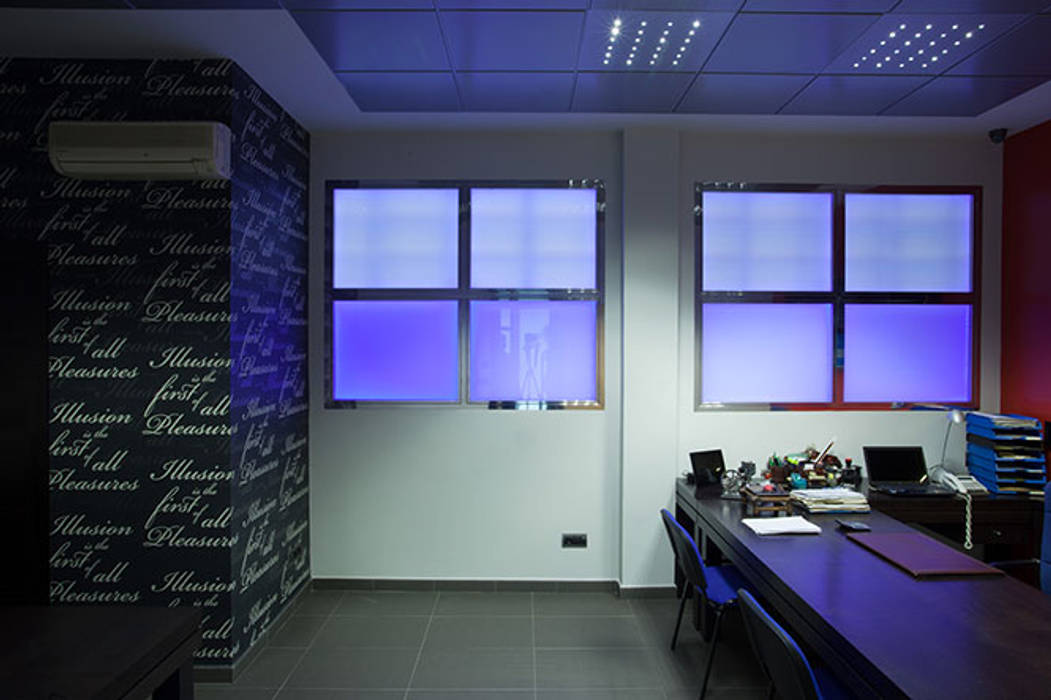 Iluminación profesional y técnica para oficinas, Taralux Iluminación, S.L. Taralux Iluminación, S.L. 書房/辦公室
