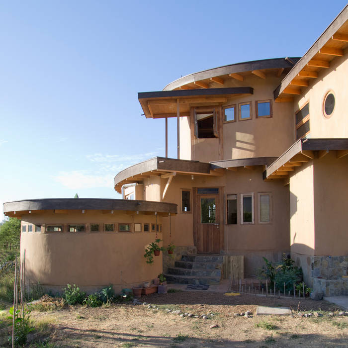 Fachada ALIWEN arquitectura & construcción sustentable - Santiago Casas unifamiliares