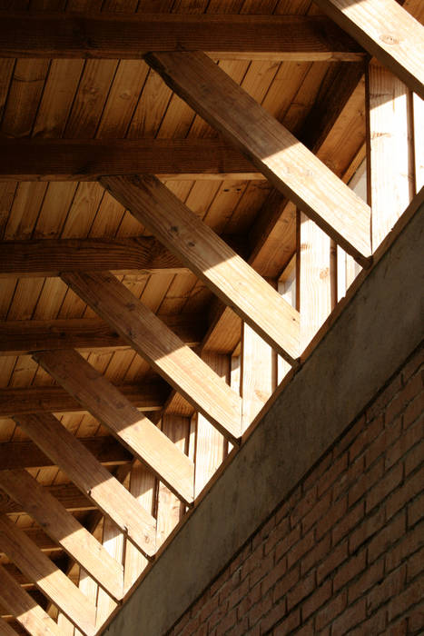 Diseño y Construcción de Casa Tau en Paine por ALIWEN, ALIWEN arquitectura & construcción sustentable - Santiago ALIWEN arquitectura & construcción sustentable - Santiago Wooden windows