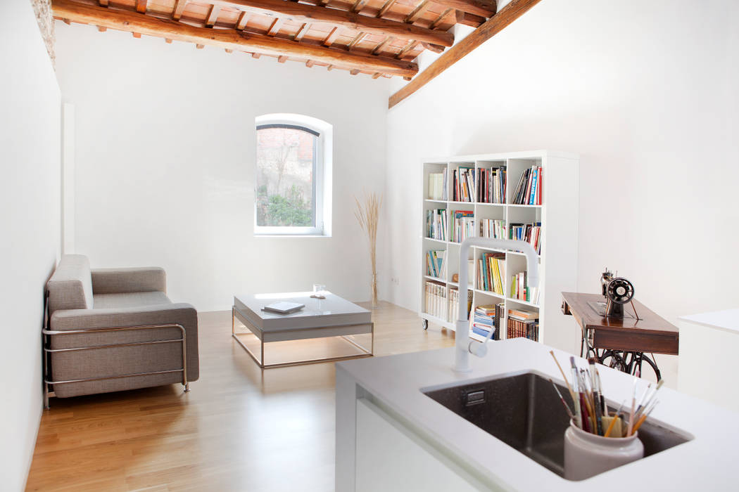 Viladecavalls House, CABRÉ I DÍAZ ARQUITECTES CABRÉ I DÍAZ ARQUITECTES ห้องทำงาน/อ่านหนังสือ