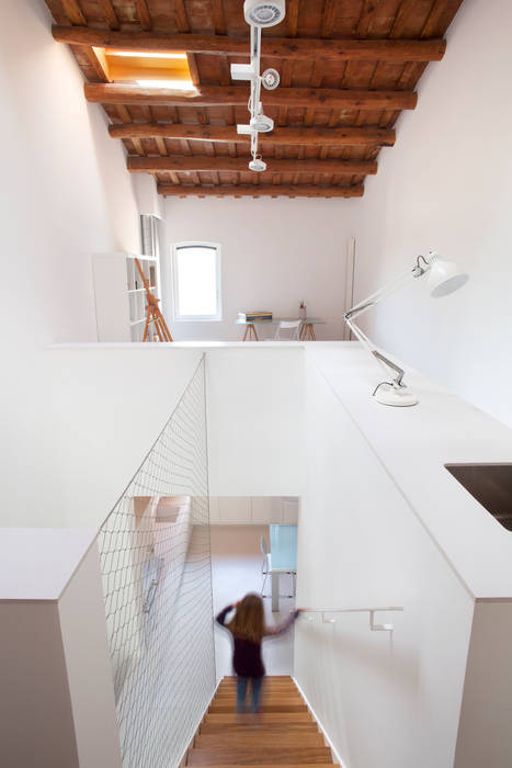 Viladecavalls House, CABRÉ I DÍAZ ARQUITECTES CABRÉ I DÍAZ ARQUITECTES ระเบียงและโถงทางเดิน