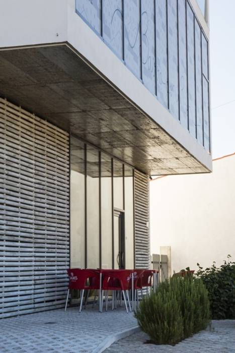 Restaurante "Bairro ao Rio" em Castelo de Bode Modo Arquitectos Associados Espaços comerciais Bambu Verde Espaços de restauração