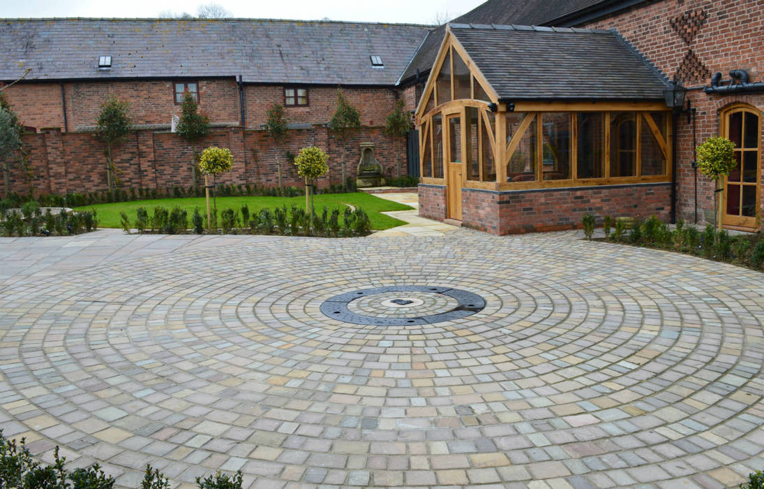 Courtyard Garden Unique Landscapes Jardin rural cobbles stone