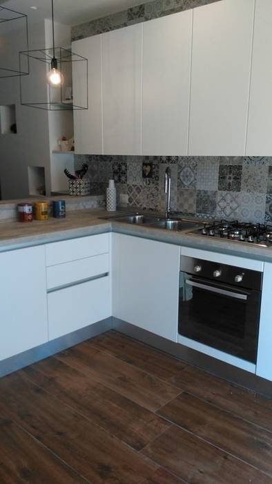 Compact kitchen, Cucine e Design Cucine e Design Mediterranean style kitchen Bench tops