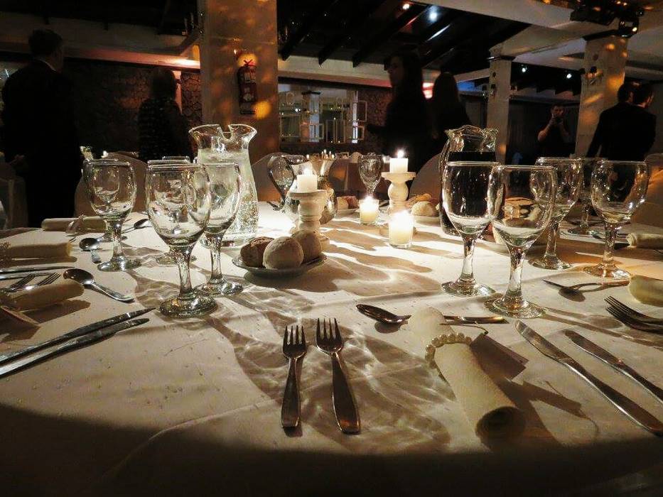 Casamiento de estilo Romantico - Frances, Araceli Fernandez Ibarguren Araceli Fernandez Ibarguren Classic style dining room