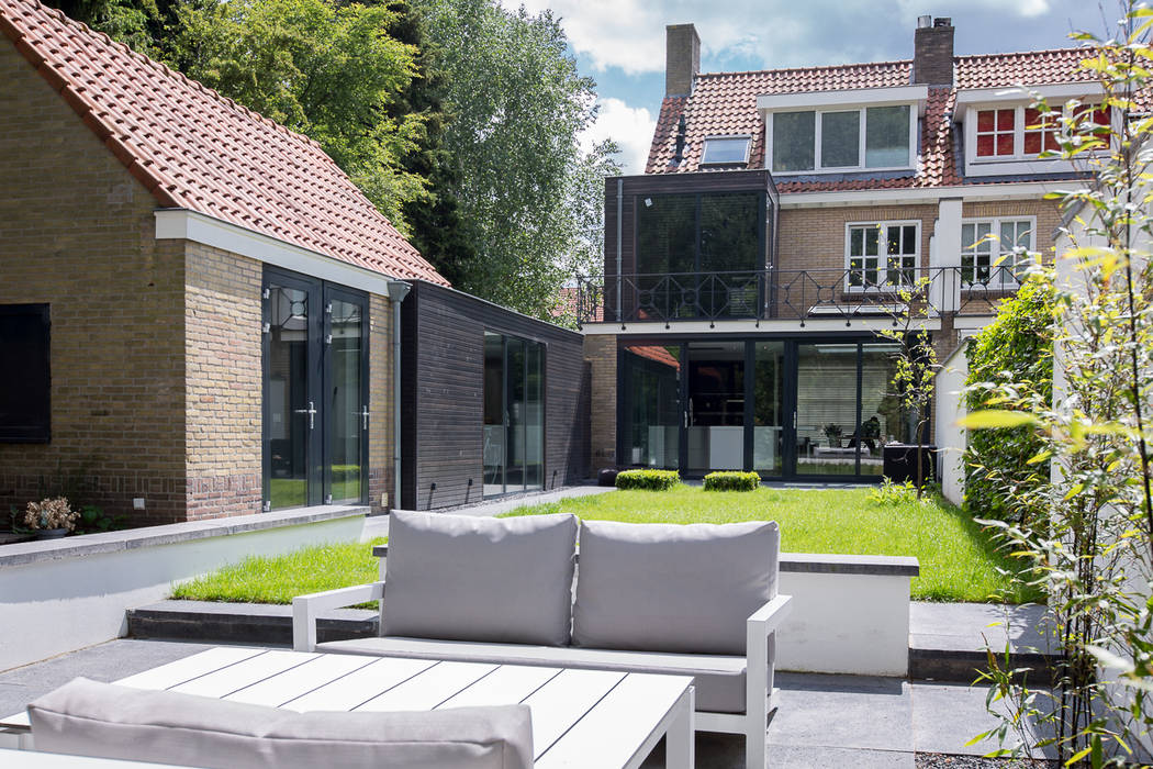 Verbouwing stadswoning, B-TOO B-TOO Jardines minimalistas