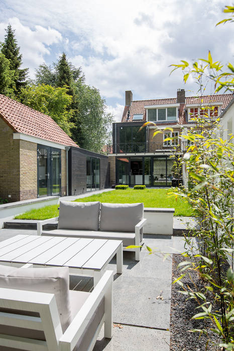 Verbouwing stadswoning, B-TOO B-TOO Minimalist style garden