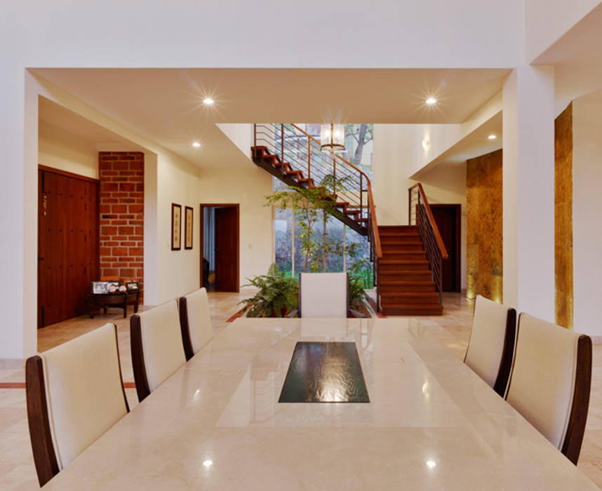 residencia Gallardo, Excelencia en Diseño Excelencia en Diseño Colonial style corridor, hallway& stairs Iron/Steel