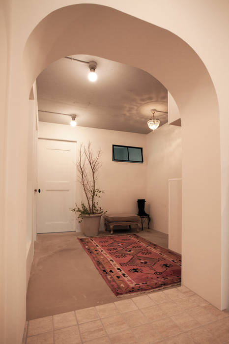 raffine —築３０年、１００m²の団地で手に入れた至福, 株式会社ブルースタジオ 株式会社ブルースタジオ Classic style corridor, hallway and stairs