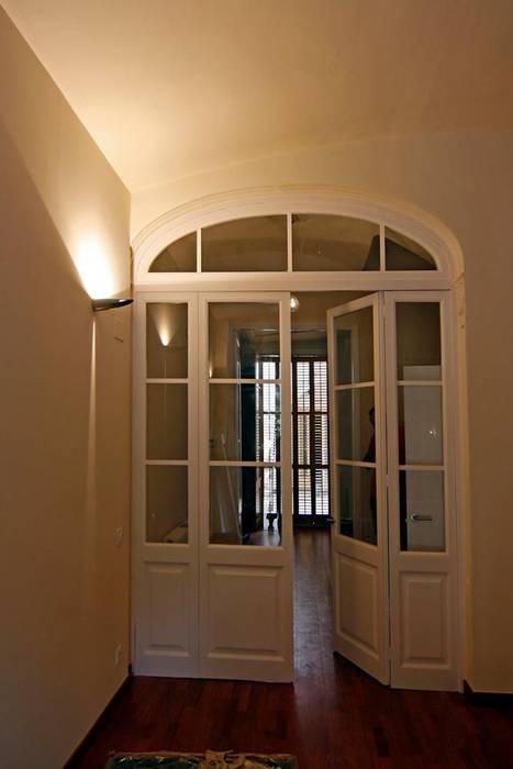 Carpinteria interior Restaurada Atres Arquitectes Puertas y ventanas mediterráneas Madera Acabado en madera