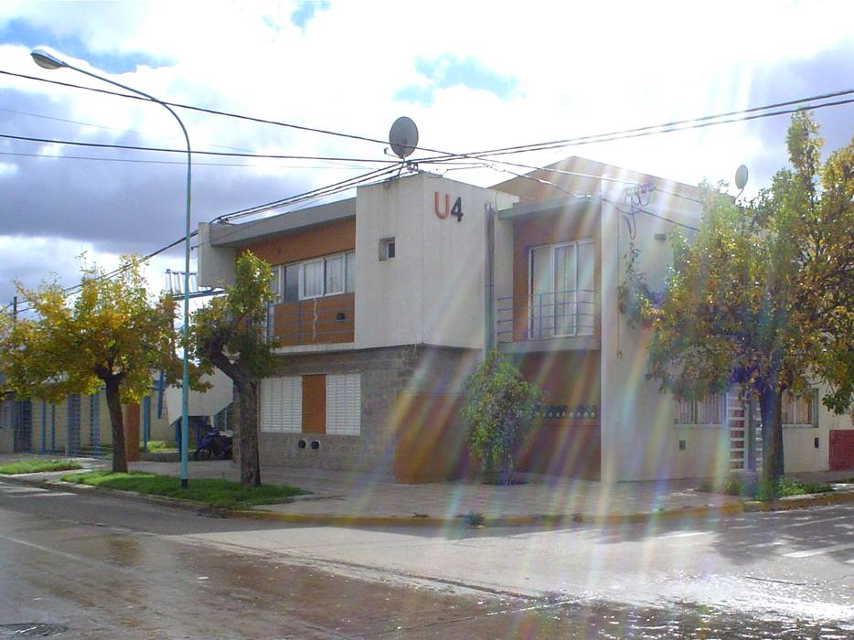 U4, Esquina Yrigoyen esq Biedma 2 Umbral Estudio Arquitectura