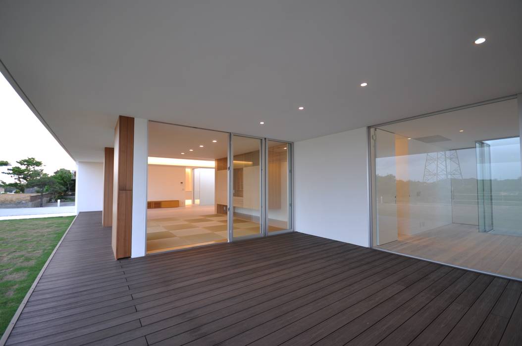 NKZT-house, 門一級建築士事務所 門一級建築士事務所 Modern balcony, veranda & terrace Wood-Plastic Composite