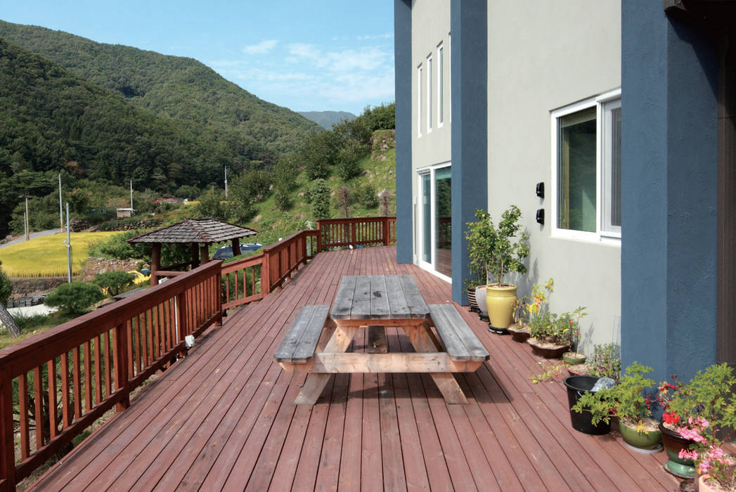 homify Balcone, Veranda & Terrazza in stile moderno