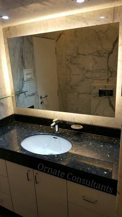 Luxurious Residence at Walkeshwar, Ornate Projects Ornate Projects Modern bathroom