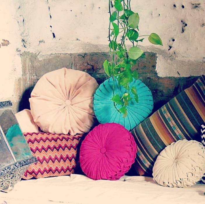 Boho spot Talisma Salas de estilo ecléctico