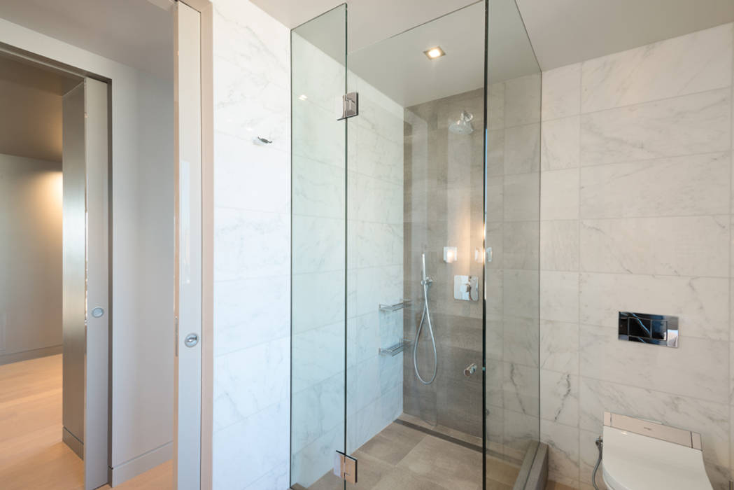 Luxury Apartment Combination, Andrew Mikhael Architect Andrew Mikhael Architect Minimalist style bathroom