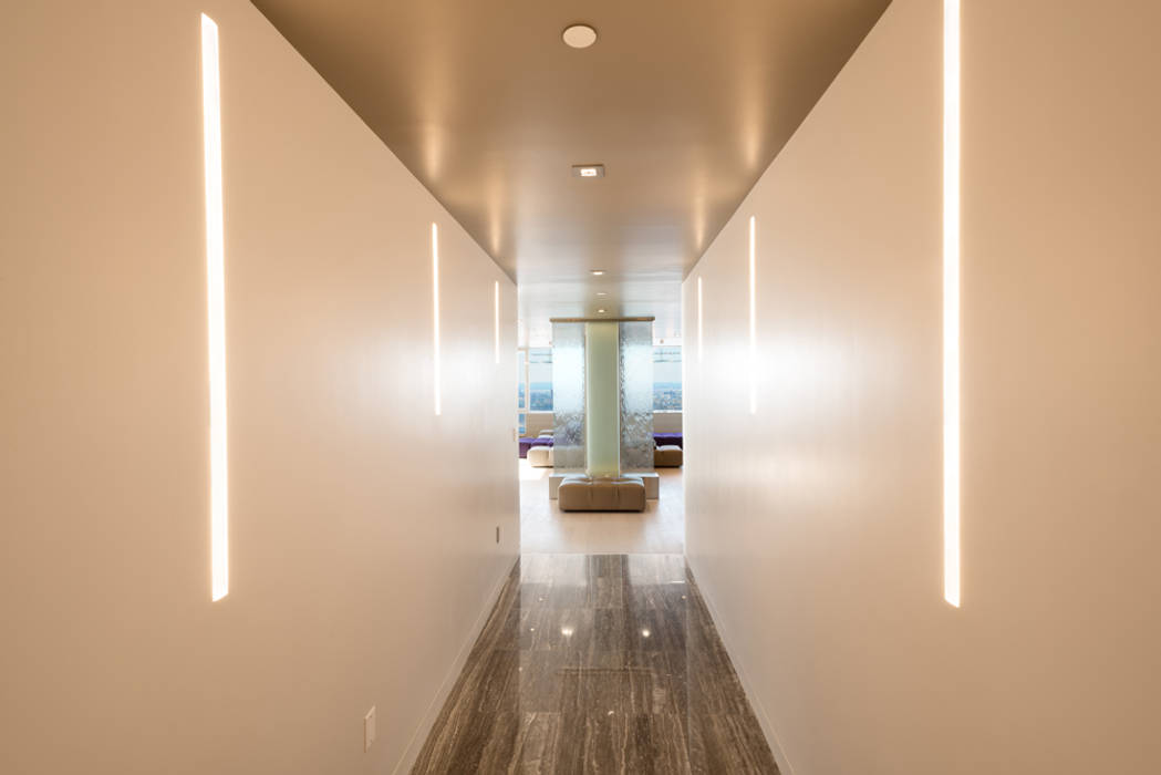 Luxury Apartment Combination, Andrew Mikhael Architect Andrew Mikhael Architect Ingresso, Corridoio & Scale in stile minimalista