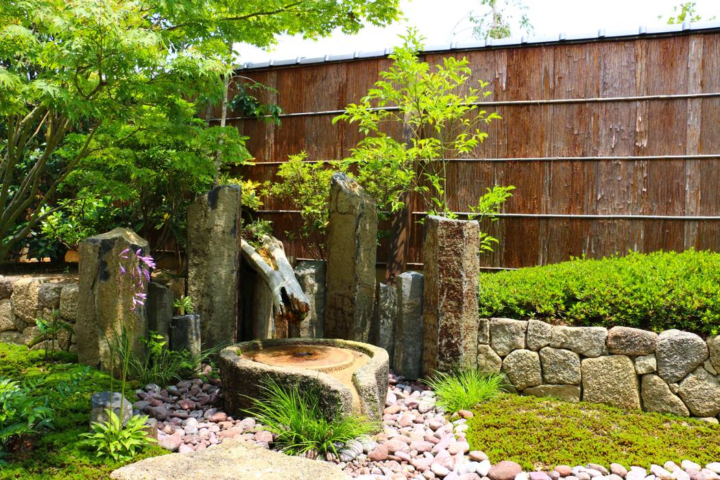 山荘 天の里 貸切風呂, 有限会社 福山造園 有限会社 福山造園 クラシカルな 庭