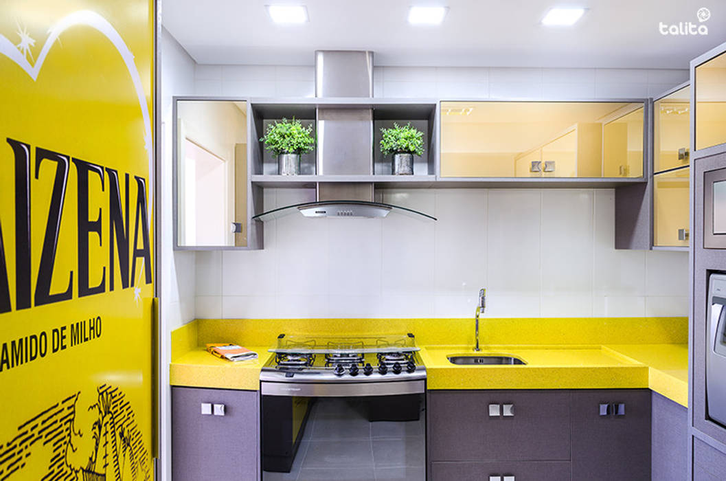 Cozinha Talita - Fotografia de Arquitetura e Decoração Cozinhas modernas MDF cozinha,pequeno espaço,apartamento,amarelo,cinza,Armários e estantes