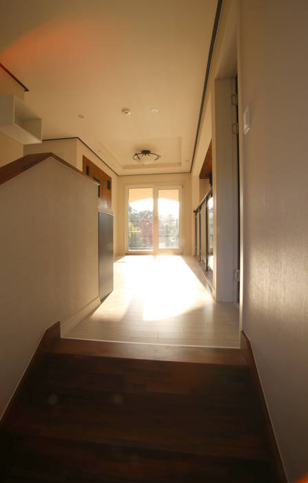 유천동 (Youcheondong) , HOUSE & BUILDER HOUSE & BUILDER Modern corridor, hallway & stairs