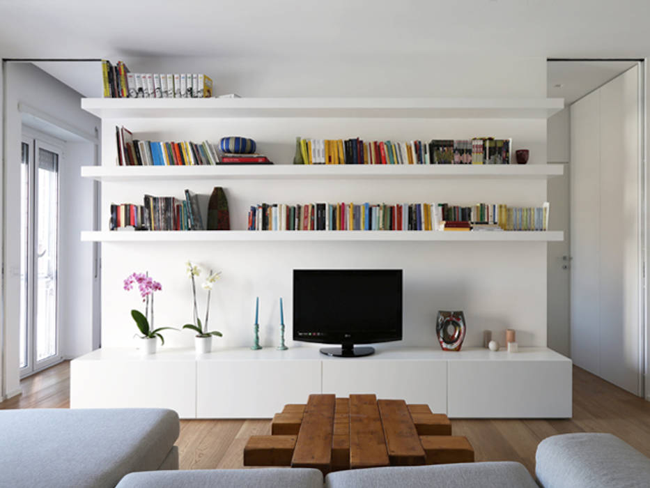 CASA GARBATELLA, maria adele savioli architettura maria adele savioli architettura Modern Living Room