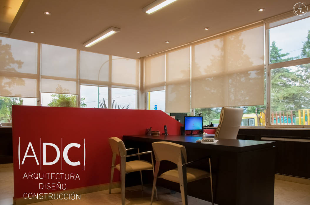 Diseño interior oficina gerencia empresa Secco DIAZ GUERRA ESTUDIO Estudios y oficinas modernos