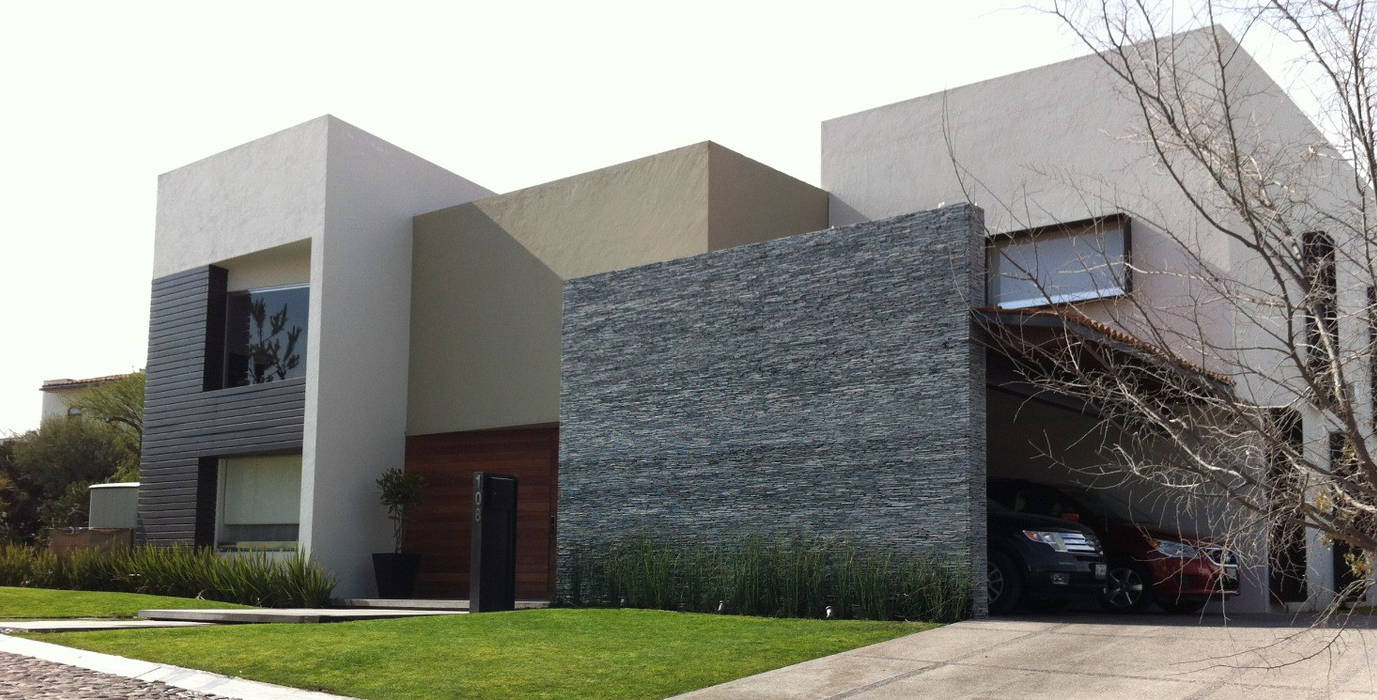 Fachada AParquitectos Casas modernas Pizarra fachada,piedra,pizarra,campanario,queretaro