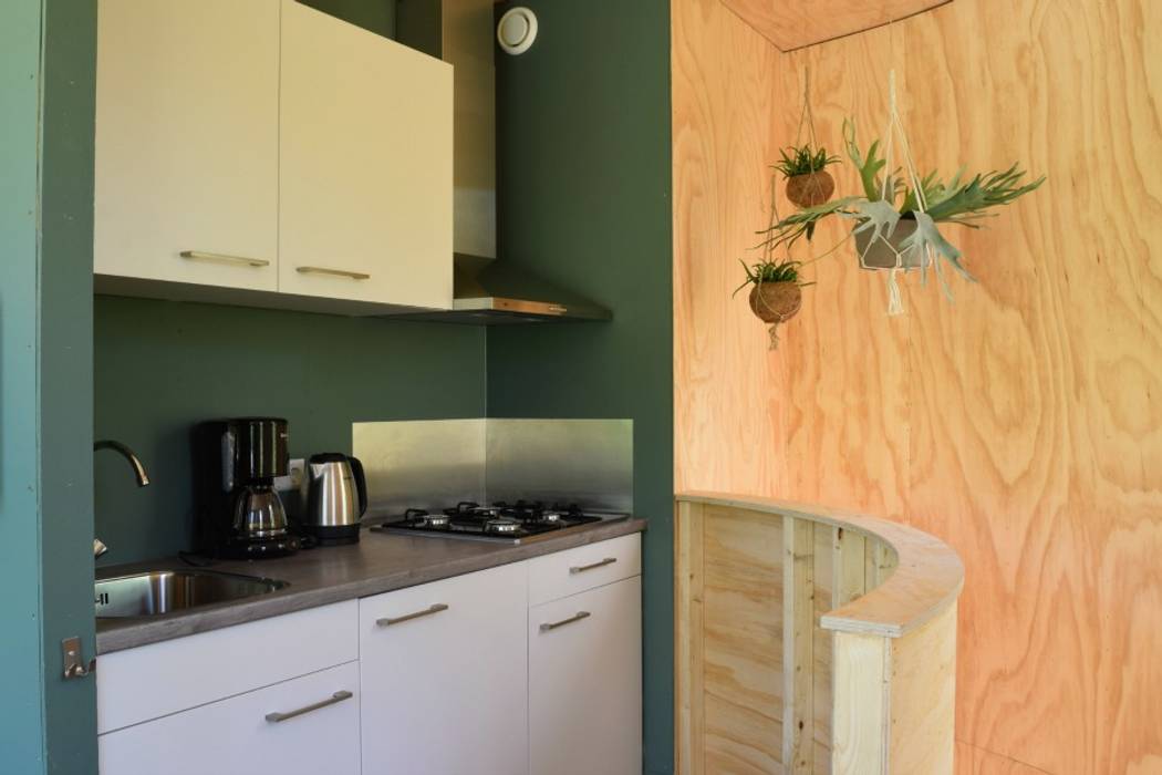 Logiesaccommodaties op camping Geversduin, Atelier09 Atelier09 Kitchen Cabinets & shelves