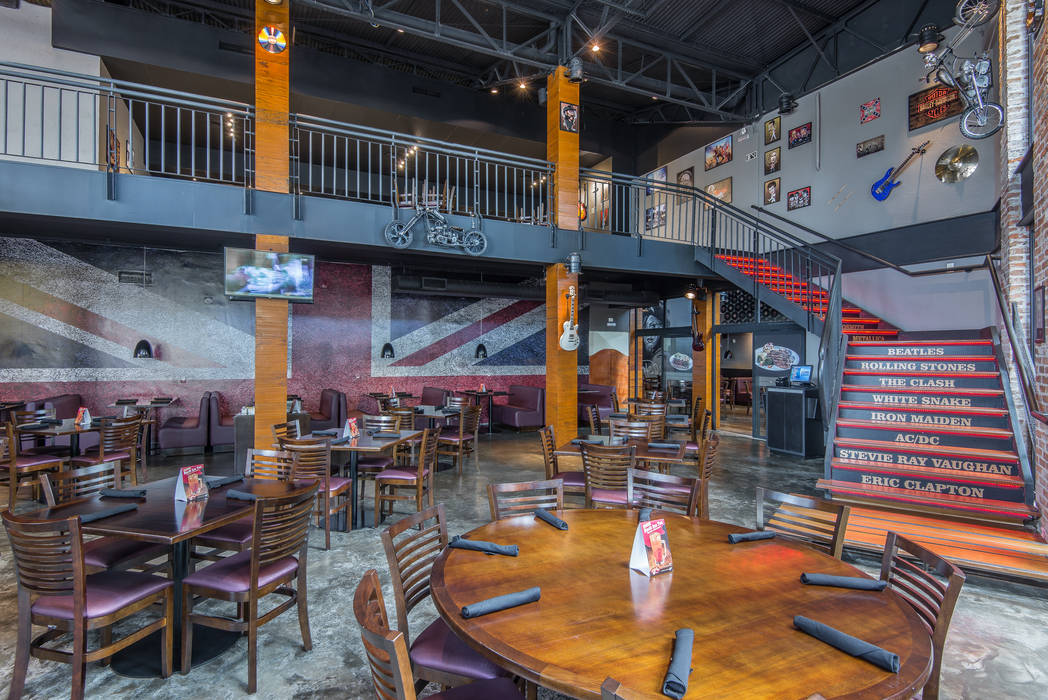 RESTAURANTE ROCK & RIBS - LONDRINA , GrupoAE GrupoAE Commercial spaces Bars & clubs