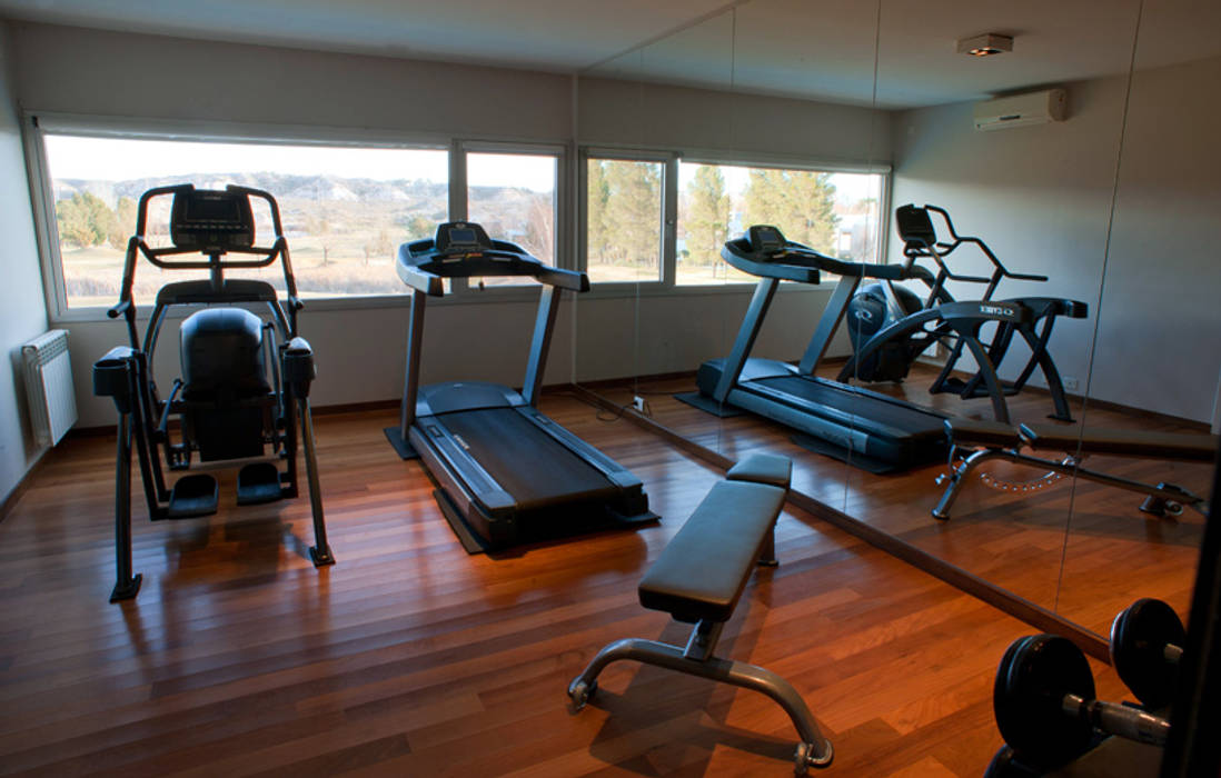 CASA ZR, Poggi Schmit Arquitectura Poggi Schmit Arquitectura Modern gym