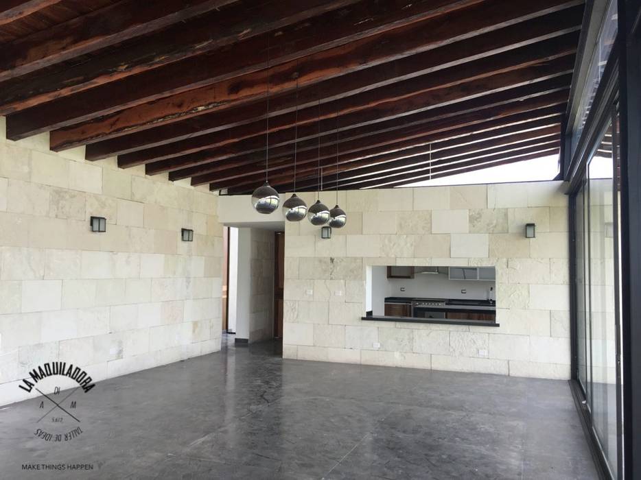 Rancho XAQRO, La Maquiladora / taller de ideas La Maquiladora / taller de ideas Rumah Modern