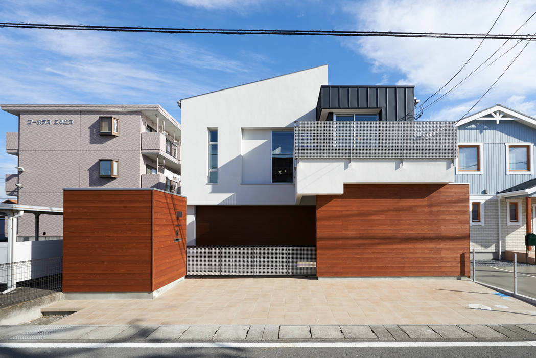 富士を望む家, 佐賀高橋設計室／SAGA + TAKAHASHI architects studio 佐賀高橋設計室／SAGA + TAKAHASHI architects studio モダンな 家