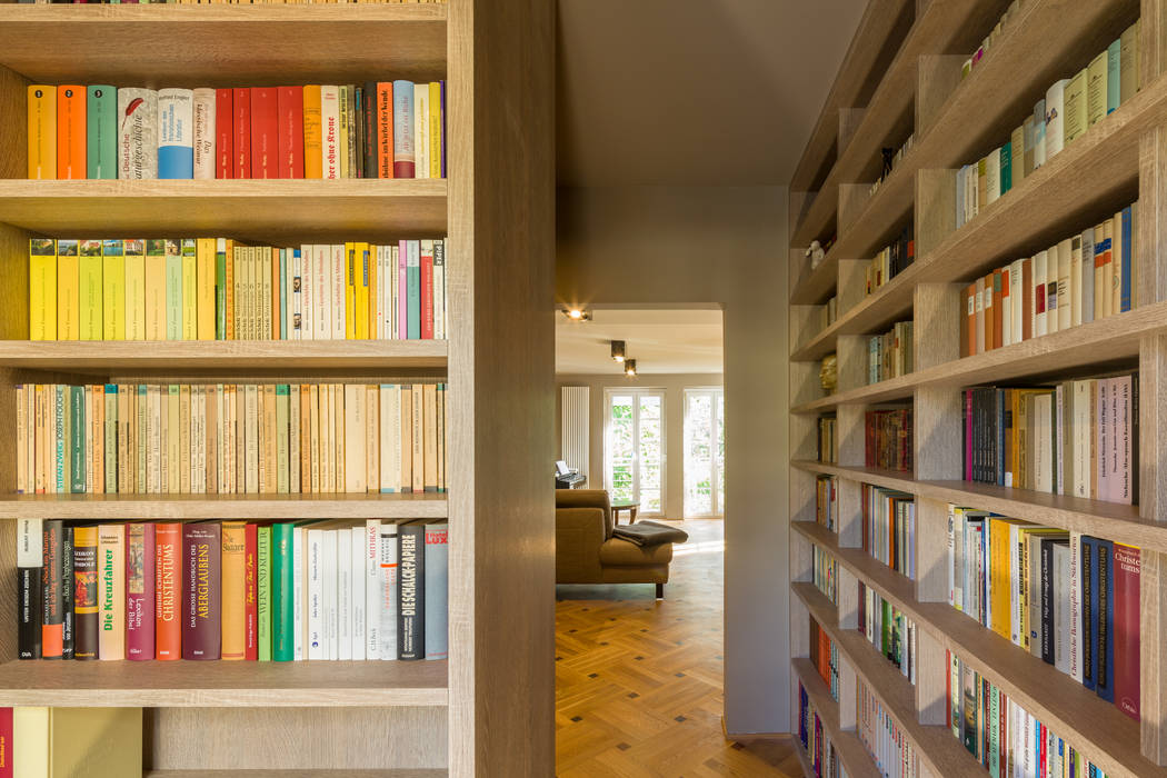 Wohnzimmer/Bibliothek, dieMeisterTischler dieMeisterTischler Livings de estilo moderno