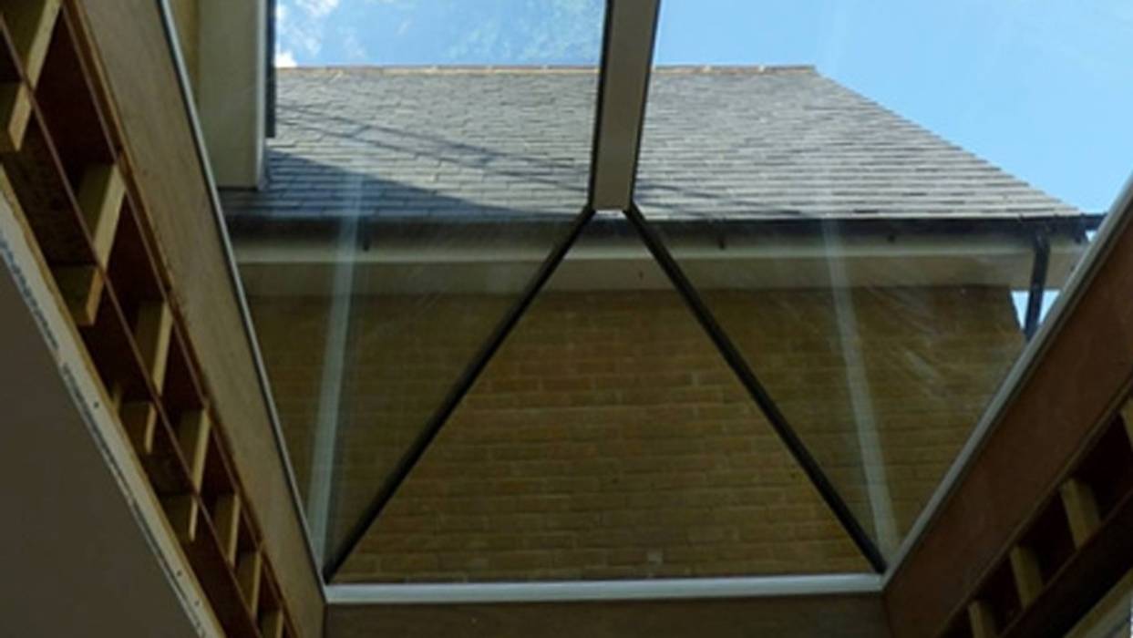 Pyramid Skylight Installation Project For a Private Client, Sunsquare Ltd Sunsquare Ltd Modern windows & doors