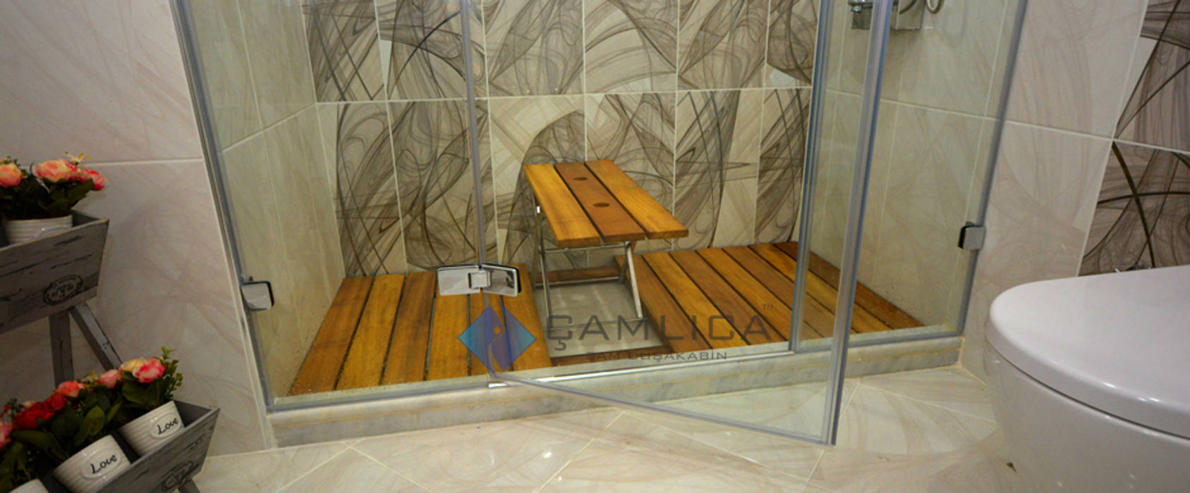 Tabureli ahşap banyo ızgarası Çamlıca Duşakabin Modern Banyo Ahşap Ahşap rengi Dekorasyon