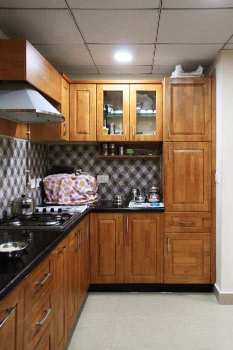 Appasamy Mapleton pallikaranai.., Ashpra Interiors Ashpra Interiors Classic style kitchen Cabinetry,Countertop,Property,Furniture,Kitchen appliance,Kitchen,Home appliance,Wood,Drawer,Lighting